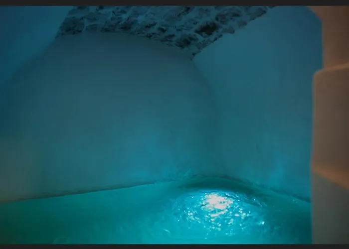 Euphoria Luxury Oda ve Kahvaltı 4*